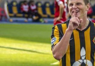 Аршавин "Қайрат" сапында қандай айлық алғаны белгілі болды Аршавин "Қайрат" сапында қандай айлық алғаны белгілі болды - на sport.bugin.kz