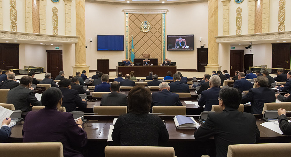 Депутаттар өз жұмыстарын жарнамалауға бюджеттен 460 млн теңге бөлуді ұсынды Депутаттар өз жұмыстарын жарнамалауға бюджеттен 460 млн теңге бөлуді ұсынды - на politic.bugin.kz