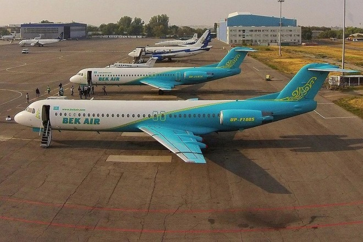 В астану летает. Fokker 100 bek Air. Bek Air авиакомпании Казахстана. Air Kazakhstan Боинг 747. Bek Air 2100.